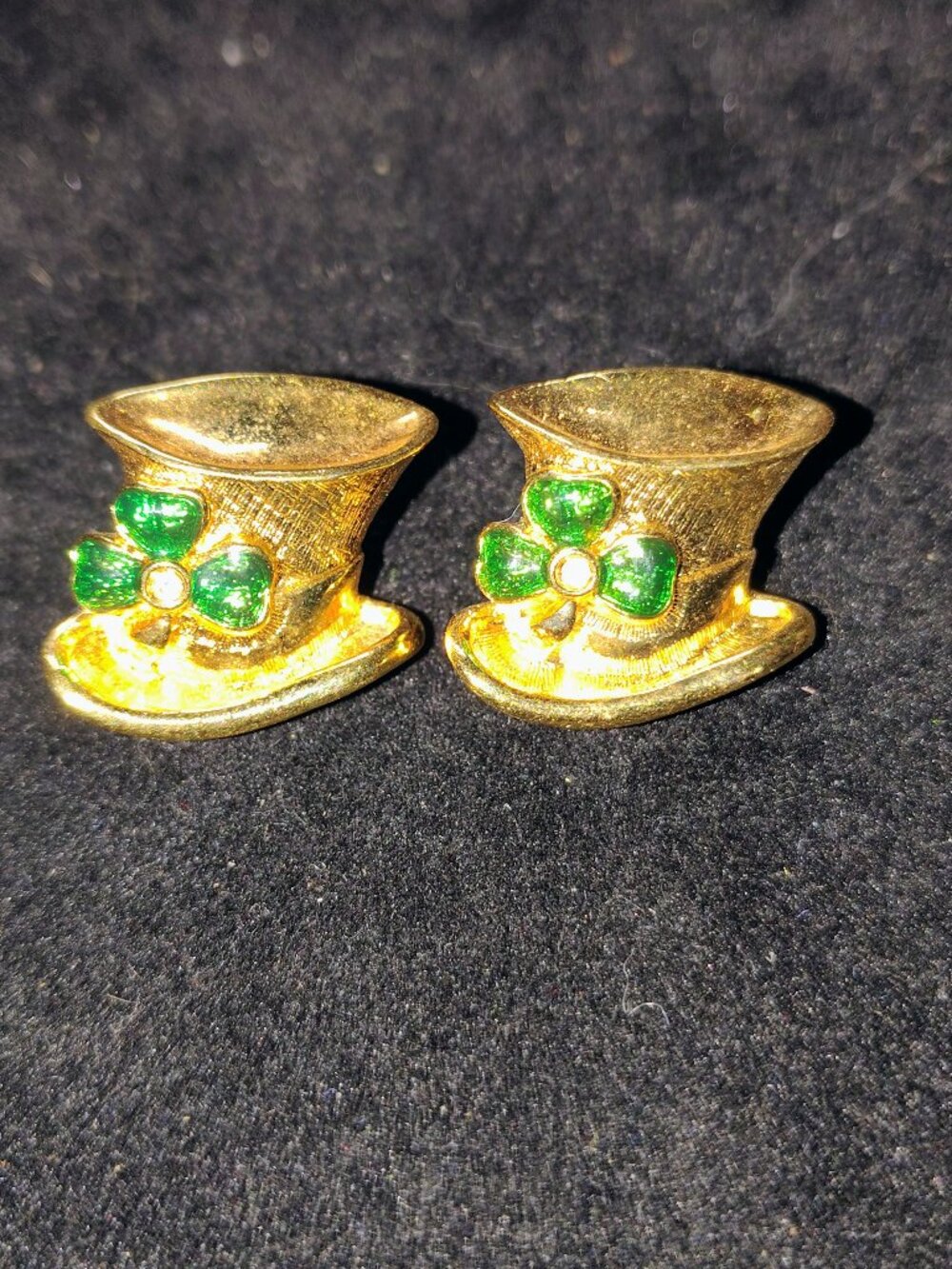 Vtg Avon “Hats Off to Luck” Leprechaun Hat Pins Gold Tone & Green Shamrock